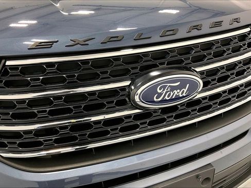 Used 2021 Ford Explorer XLT w/ Equipment Group 202A RWD image 36