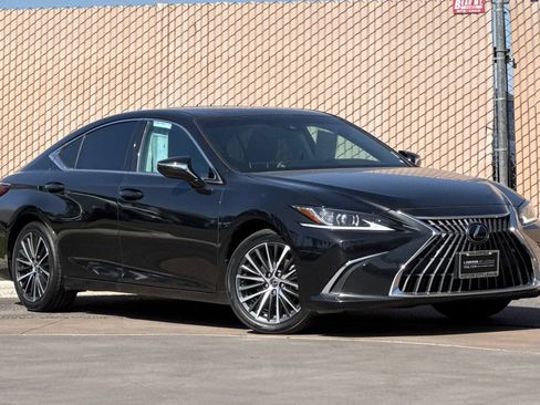 Certified 2024 Lexus ES 350 w/ Premium Package FWD image 2