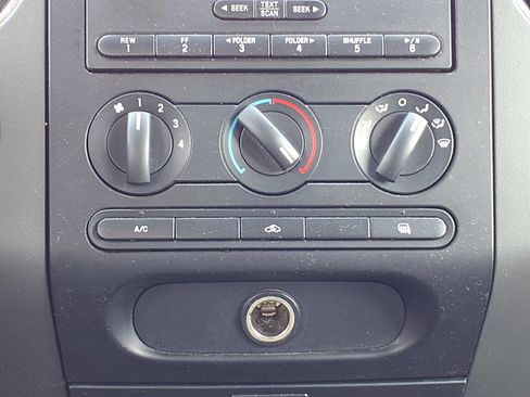 Used 2007 Ford F150 XLT AWD/4WD image 9