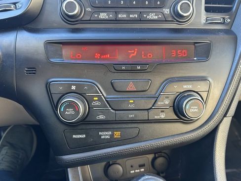 Used 2011 Kia Optima EX image 16