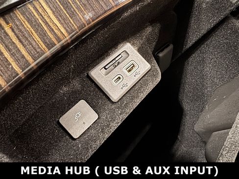 Used 2021 Cadillac Escalade ESV Premium Luxury w/ Driver Assist Tech Package image 10