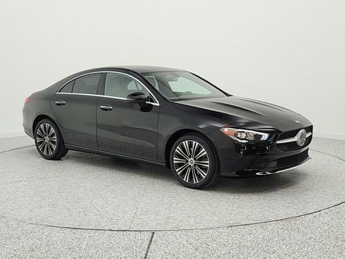 Used 2022 Mercedes-Benz CLA 250 image 3