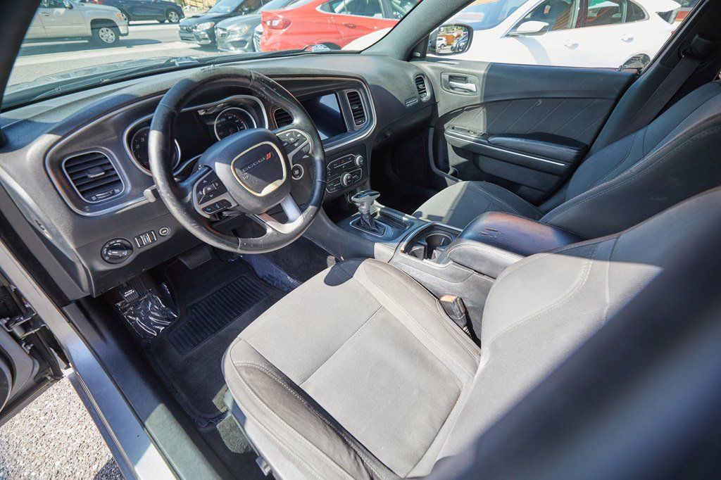 Used 2017 Dodge Charger SXT RWD image 16