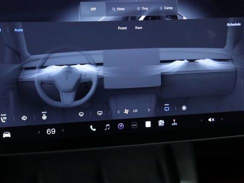 Used 2024 Tesla Model Y Long Range AWD/4WD image 18