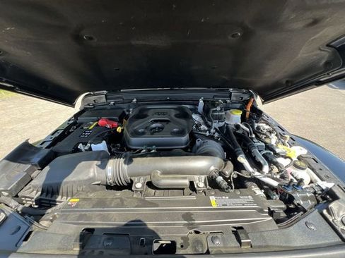 Used 2025 Jeep Wrangler Unlimited Sahara w/ Safety Group AWD/4WD image 21