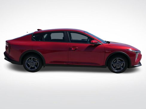 Certified 2025 Kia K4 LXS image 2