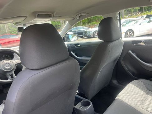 Used 2011 Volkswagen Jetta Sedan FWD image 18