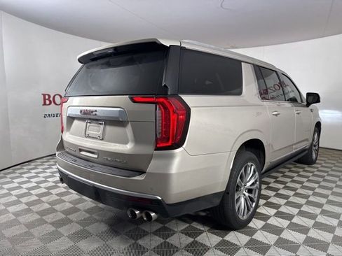 Used 2021 GMC Yukon XL Denali w/ Denali Premium Package image 8