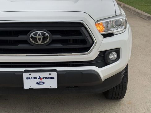 Used 2023 Toyota Tacoma SR5 RWD image 10