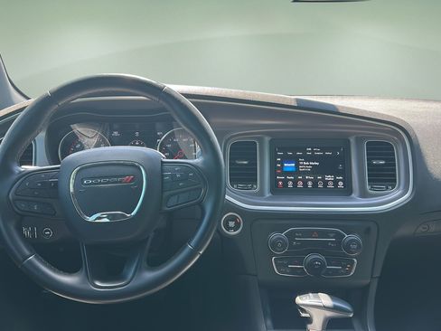 Used 2020 Dodge Charger SXT RWD image 15