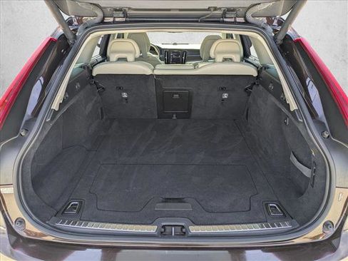 Used 2017 Volvo V90 T6 Cross Country image 6