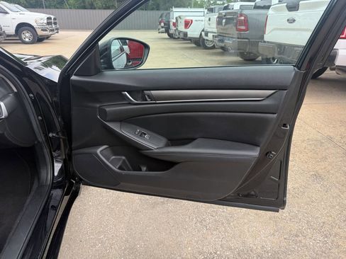 Used 2021 Honda Accord LX image 11