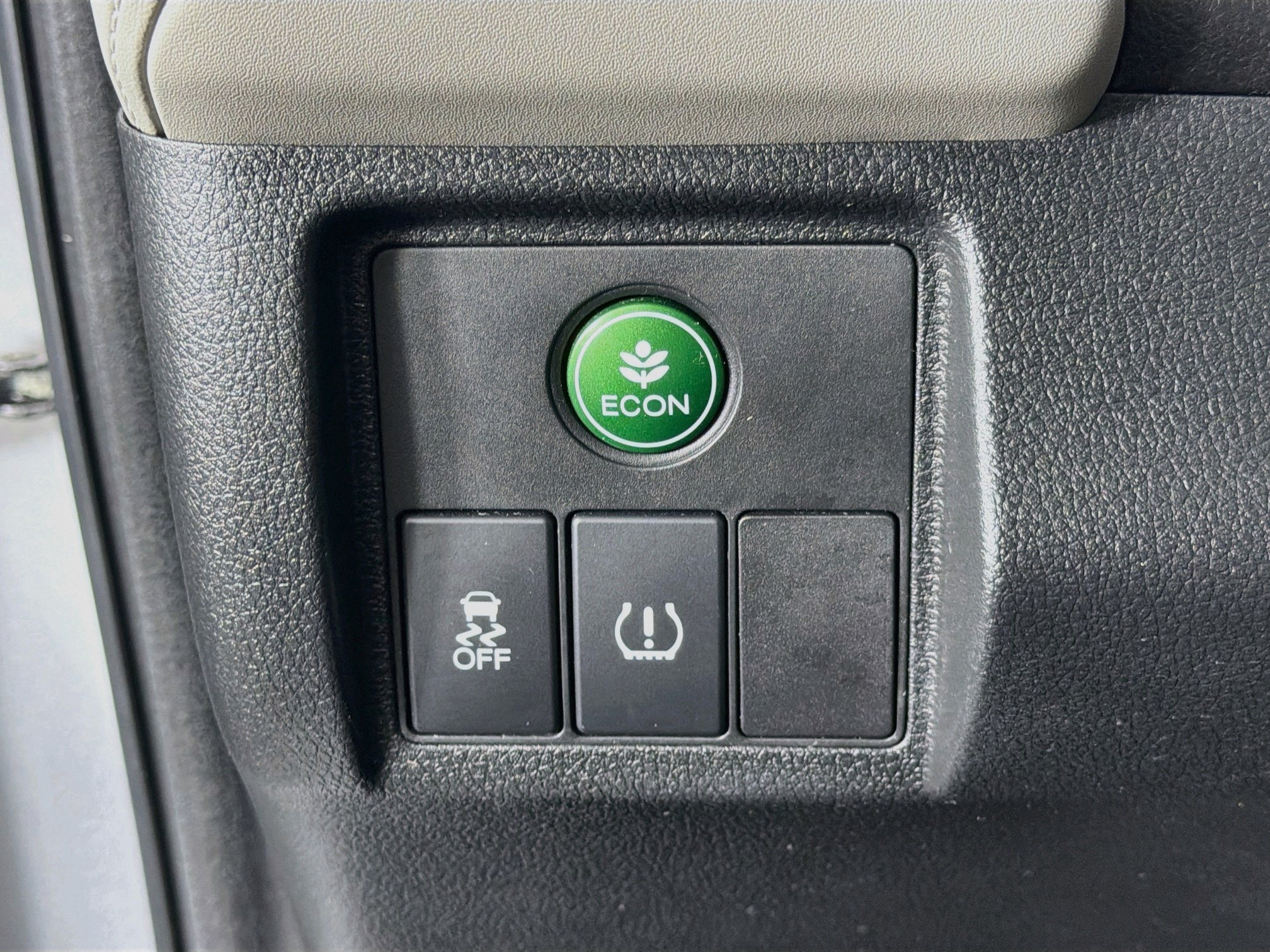 Used 2018 Honda HR-V EX-L image 16