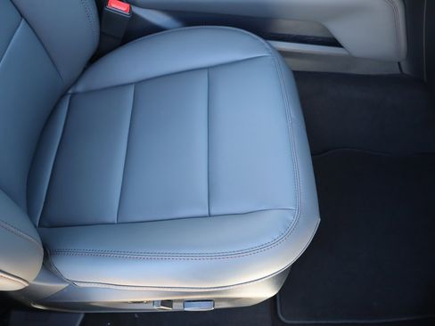 New 2026 Ford Explorer Active w/ Active Comfort Package image 16