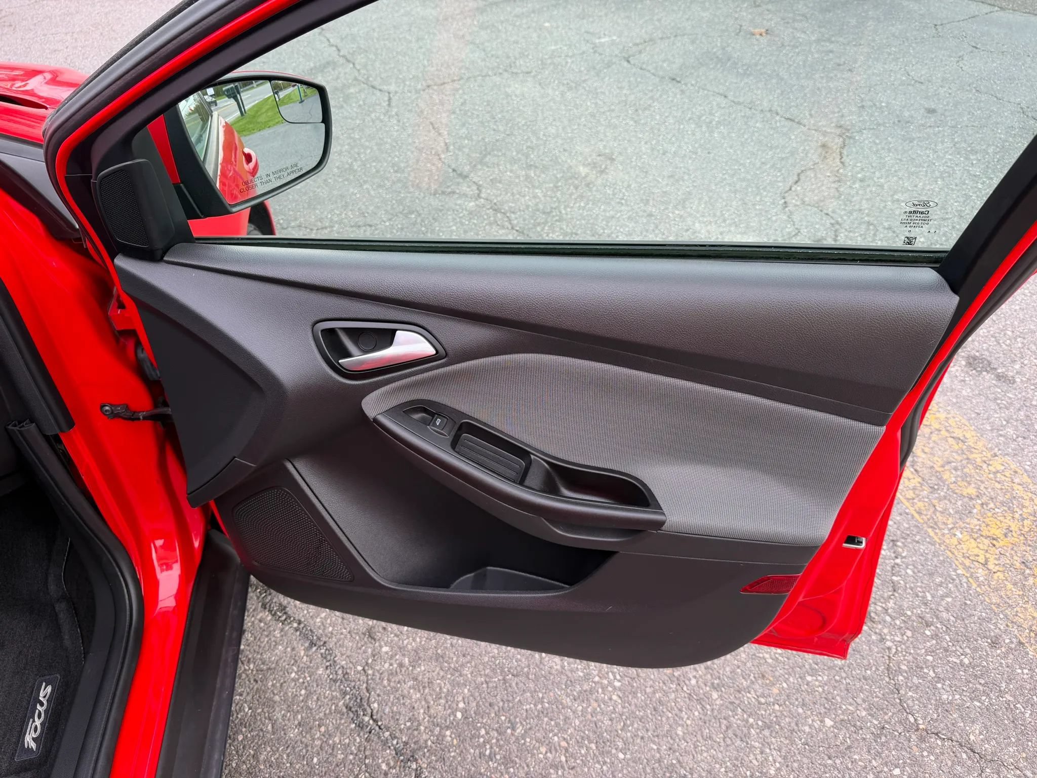 Used 2012 Ford Focus SE FWD image 30