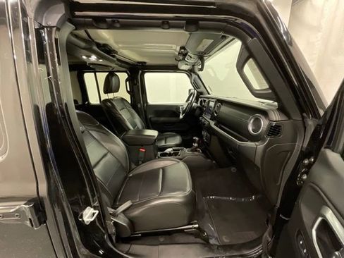 Used 2020 Jeep Gladiator Overland AWD/4WD image 23