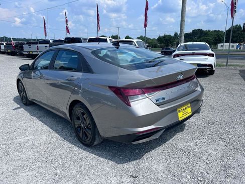 Used 2023 Hyundai Elantra SEL FWD image 19