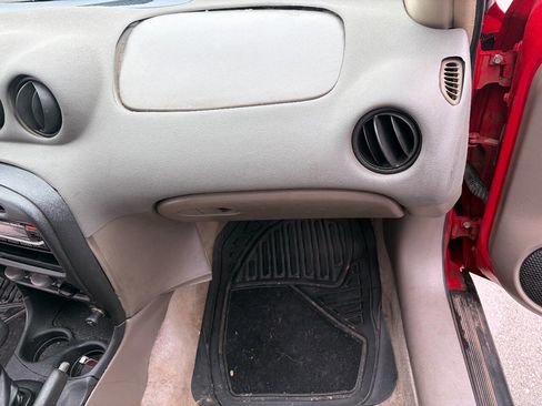 Used 2004 Pontiac Grand Am SE image 13