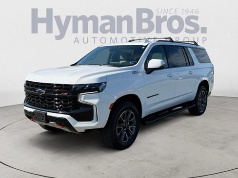 Used 2024 Chevrolet Suburban Z71 w/ Luxury Package AWD/4WD image 7