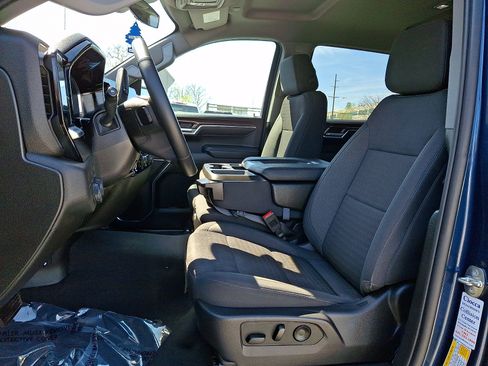 Used 2023 Chevrolet Silverado 1500 LT AWD/4WD image 14