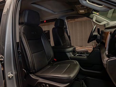 Used 2025 GMC Sierra 3500 Denali w/ Denali Reserve Package image 31