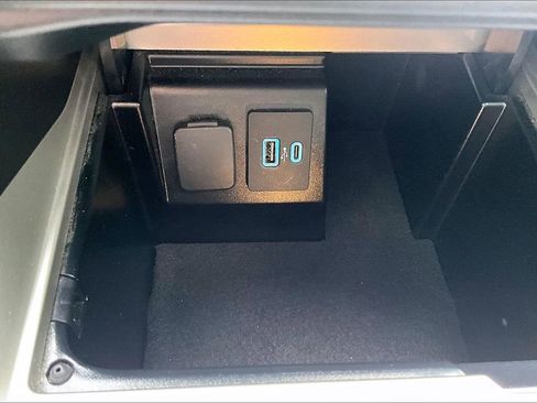 Used 2021 Ford Explorer ST w/ Premium Technology Package image 33