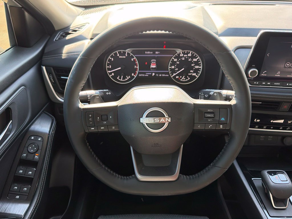 Used 2025 Nissan Rogue SV FWD image 21