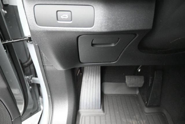 Used 2026 Volvo XC90 B6 Plus w/ Protection Package Premier AWD/4WD image 16
