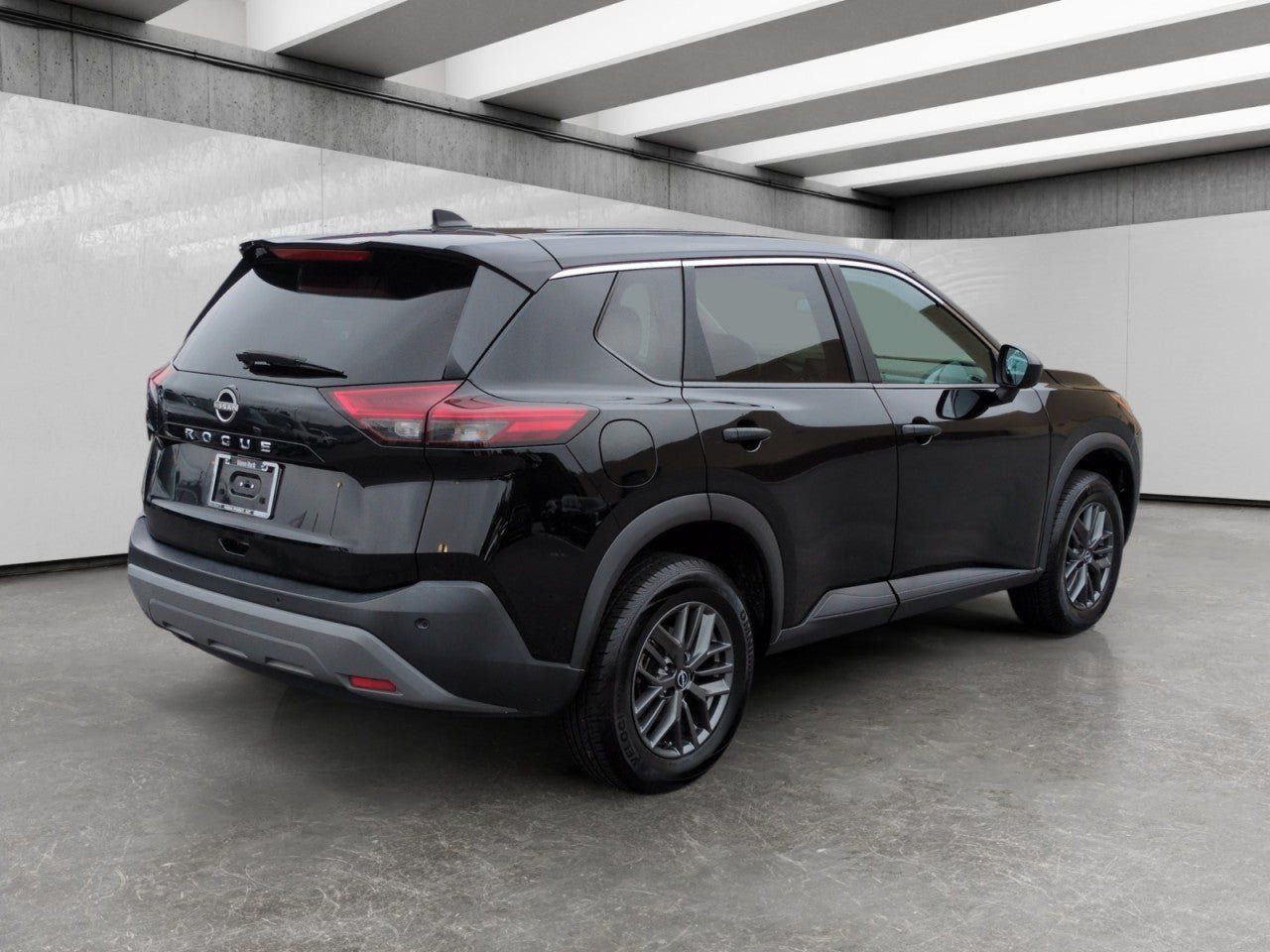 Used 2023 Nissan Rogue S FWD image 7