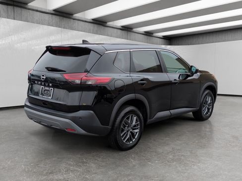 Used 2023 Nissan Rogue S FWD image 7