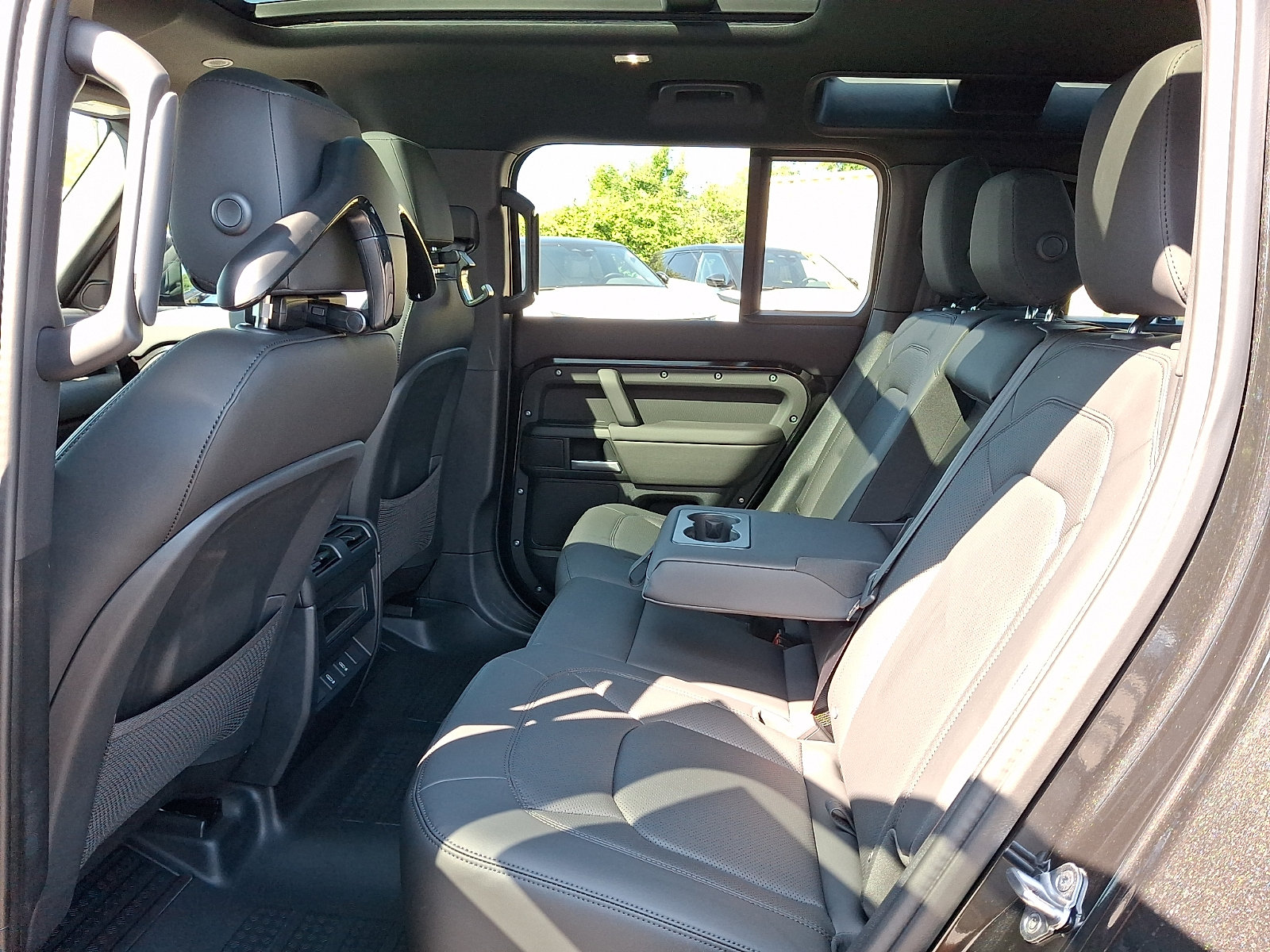 New 2026 Land Rover Defender 110 X-Dynamic SE AWD/4WD image 5