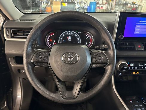 Certified 2025 Toyota RAV4 XLE AWD/4WD image 19