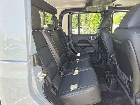 New 2026 Jeep Gladiator Mojave AWD/4WD image 18