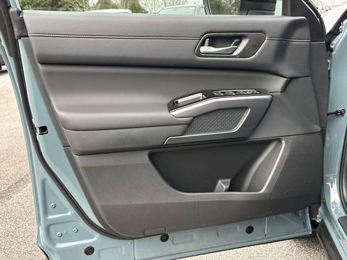 New 2026 Nissan Pathfinder SL image 11