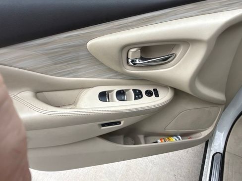 Used 2015 Nissan Murano SL w/ SL Technology Package FWD image 19