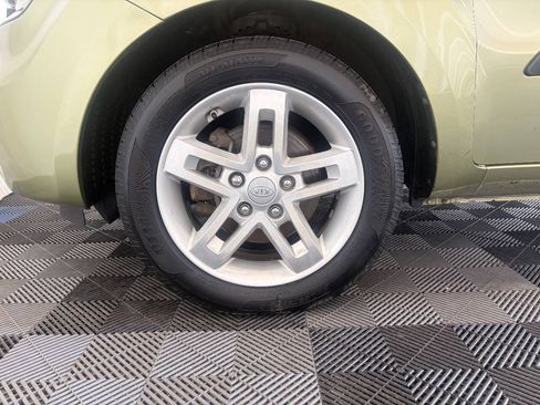 Used 2011 Kia Soul + w/ Audio Pkg FWD image 28