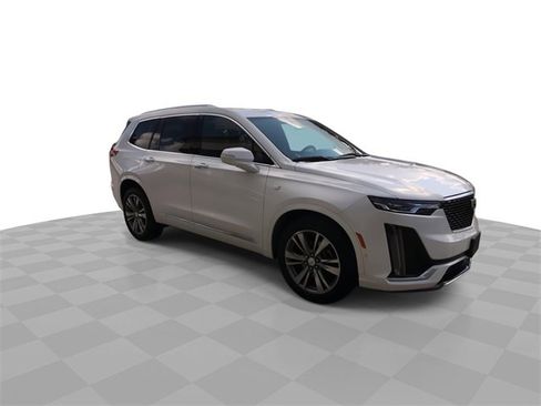 Certified 2020 Cadillac XT6 Premium Luxury image 2