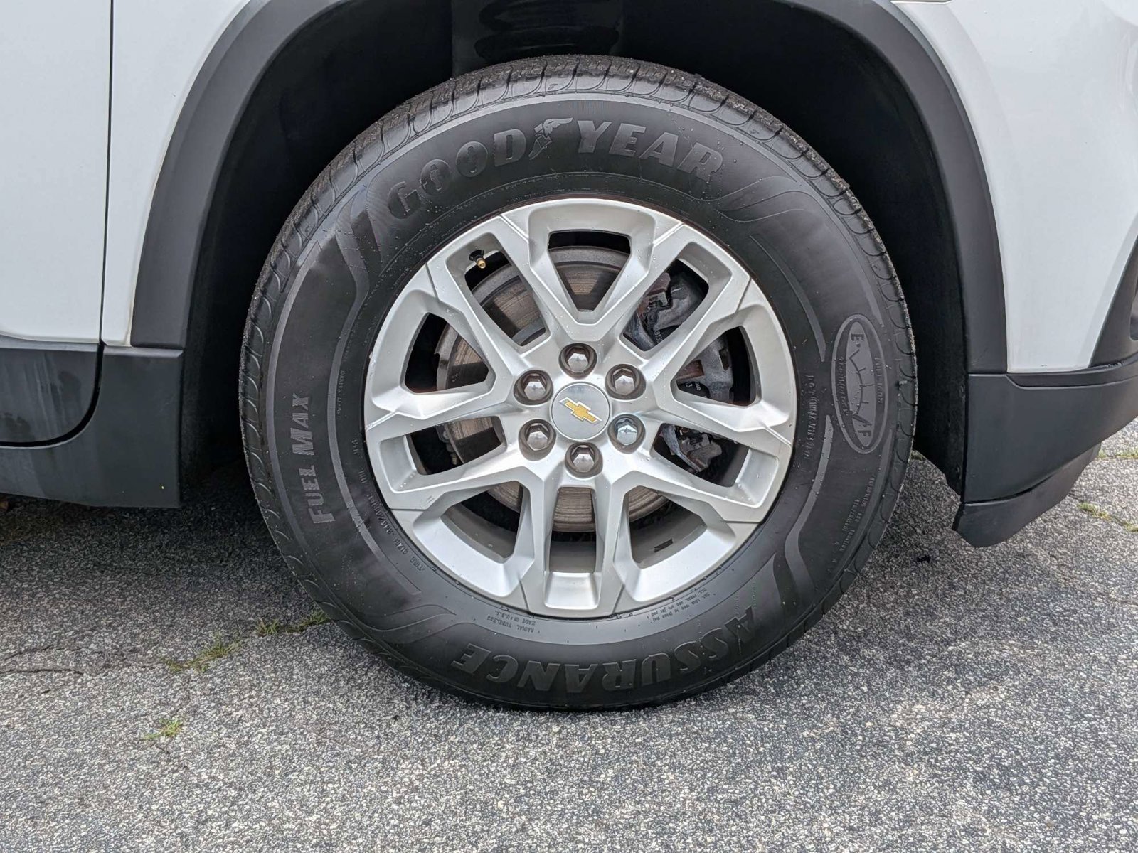 Used 2021 Chevrolet Traverse LS FWD image 11