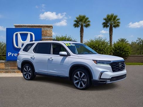 Certified 2025 Honda Pilot Touring image 7