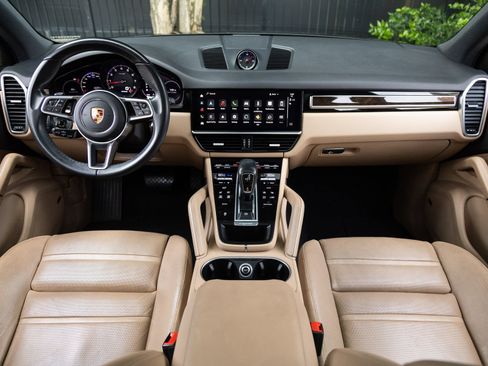 Certified 2023 Porsche Cayenne Platinum Edition AWD/4WD image 12