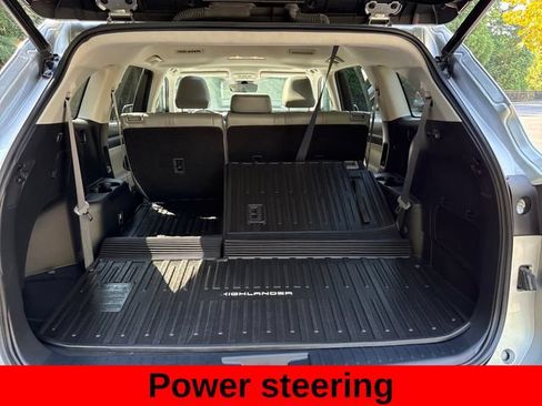 Used 2023 Toyota Highlander XLE AWD/4WD image 22