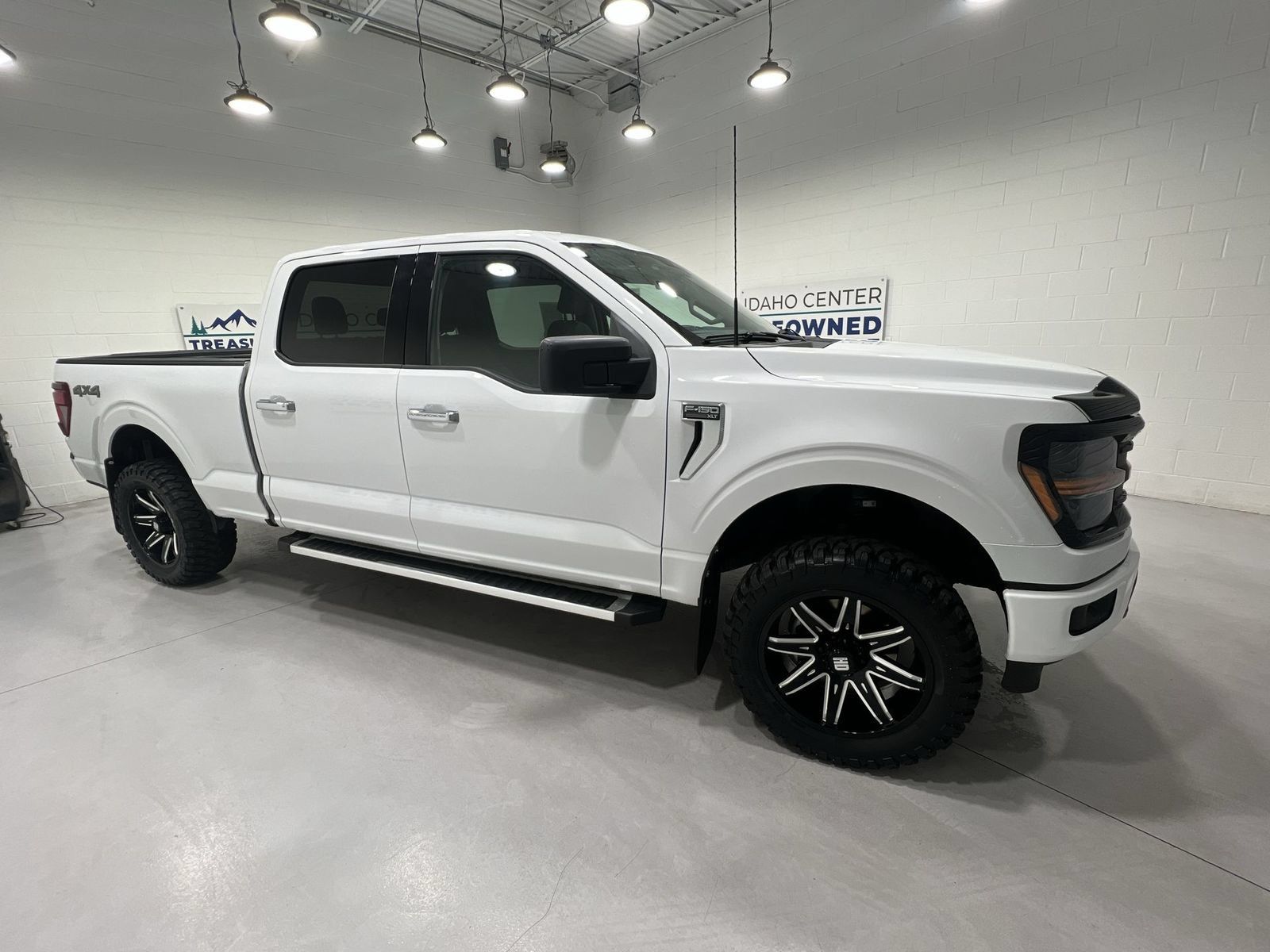Used 2025 Ford F150 XLT w/ Equipment Group 301A Standard AWD/4WD image 2
