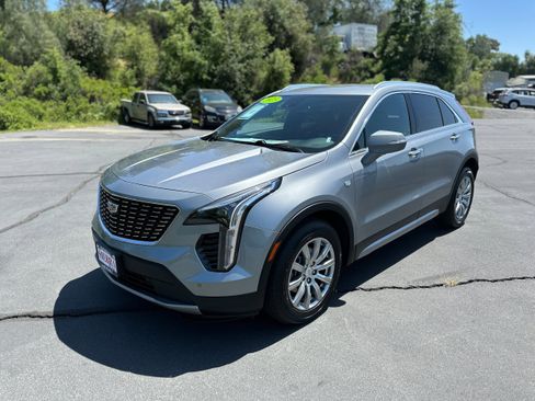 Used 2023 Cadillac XT4 Premium Luxury image 2
