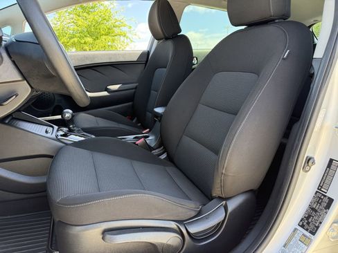 Used 2017 Kia Forte LX w/ LX Popular Plus Package image 24