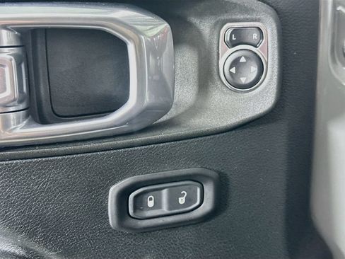 Used 2021 Jeep Wrangler Rubicon AWD/4WD image 20