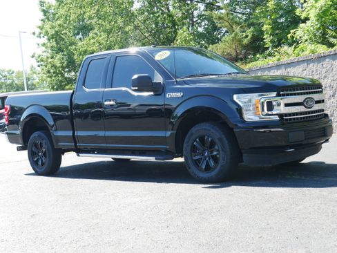Used 2018 Ford F150 XLT w/ Equipment Group 302A Luxury AWD/4WD image 9