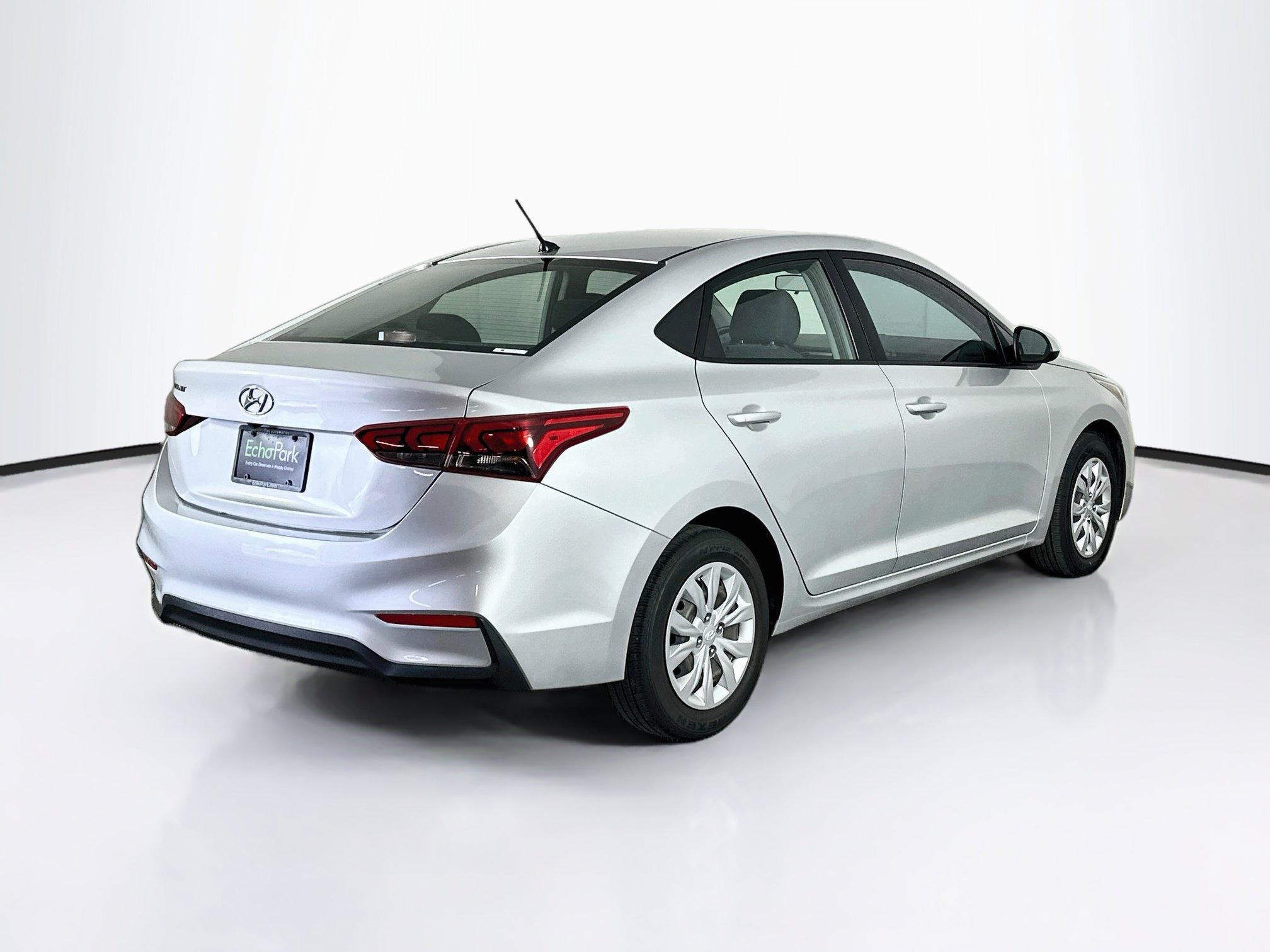 Used 2022 Hyundai Accent SE FWD image 9
