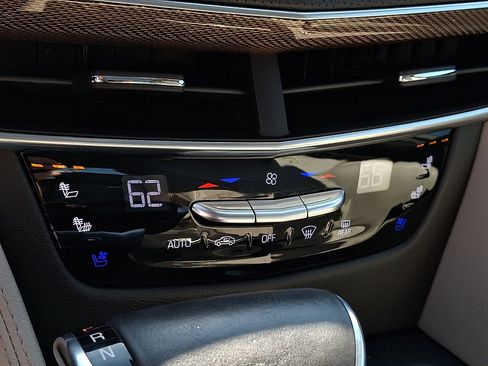 Used 2017 Cadillac CT6 Luxury image 16