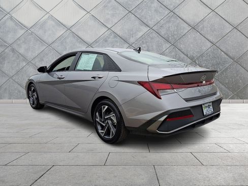 Certified 2025 Hyundai Elantra Sport image 5