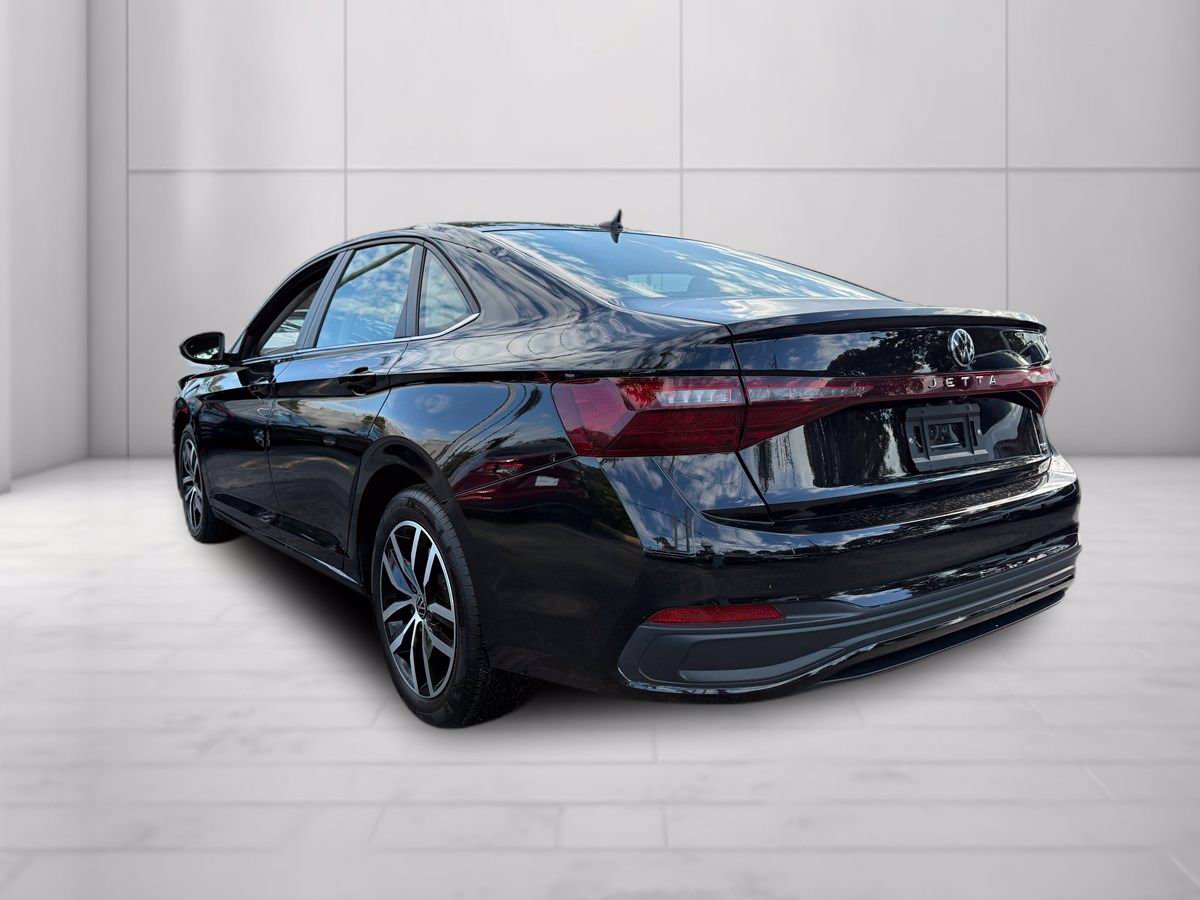 Used 2026 Volkswagen Jetta SE FWD image 7